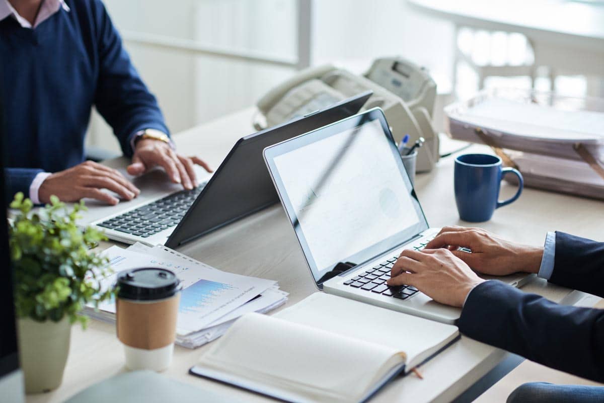 Online-Zugang zu Kunden- und Produktgeschichten, Erfahrungsberichten, Leitfäden usw